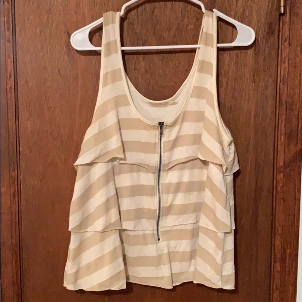 Flowy Tank
